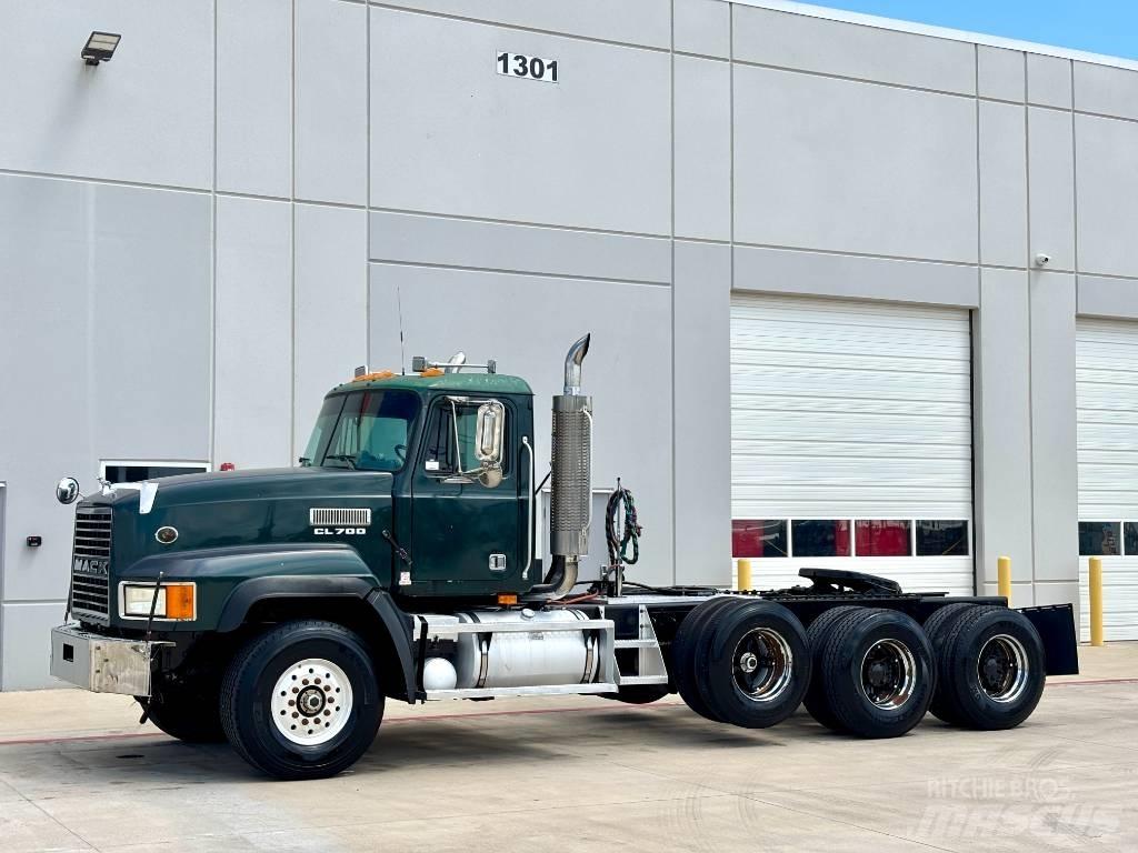 Mack CL 713 Τράκτορες