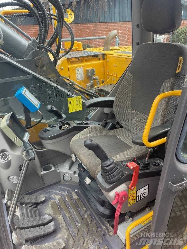 Volvo ECR235C Εκσκαφείς με ερπύστριες