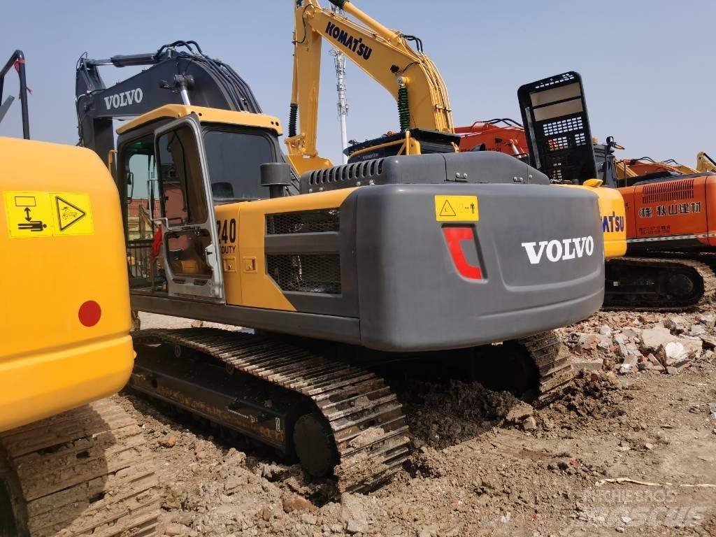 Volvo EC 240 Εκσκαφείς με ερπύστριες
