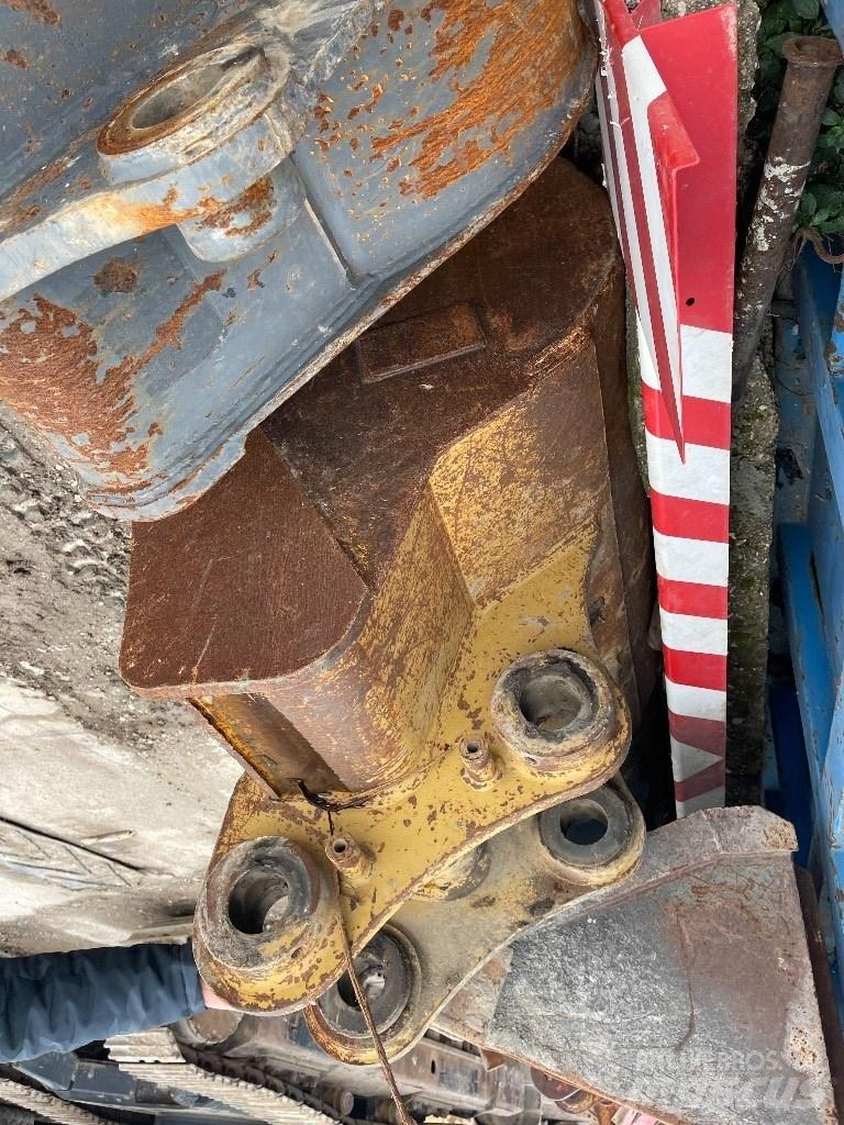 CAT 323 D Εκσκαφείς με ερπύστριες