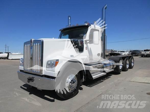 Kenworth W990 Τράκτορες