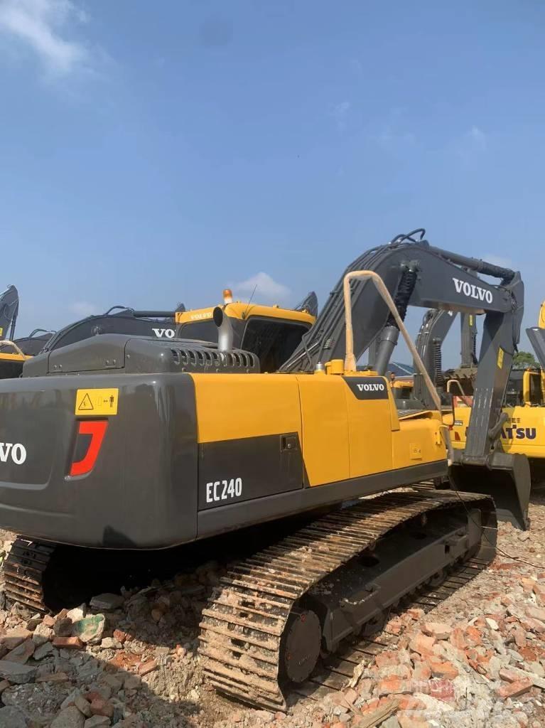 Volvo EC 240 Εκσκαφείς με ερπύστριες