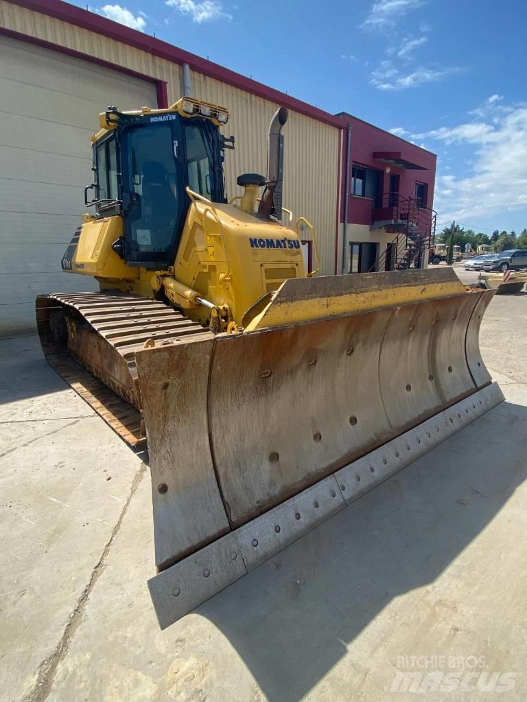 Komatsu D61PX24 Μπουλντόζες με ερπύστριες