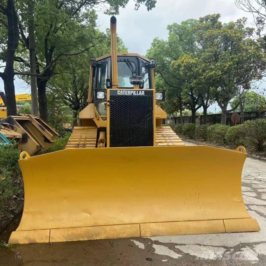 CAT D5M Μπουλντόζες με ερπύστριες