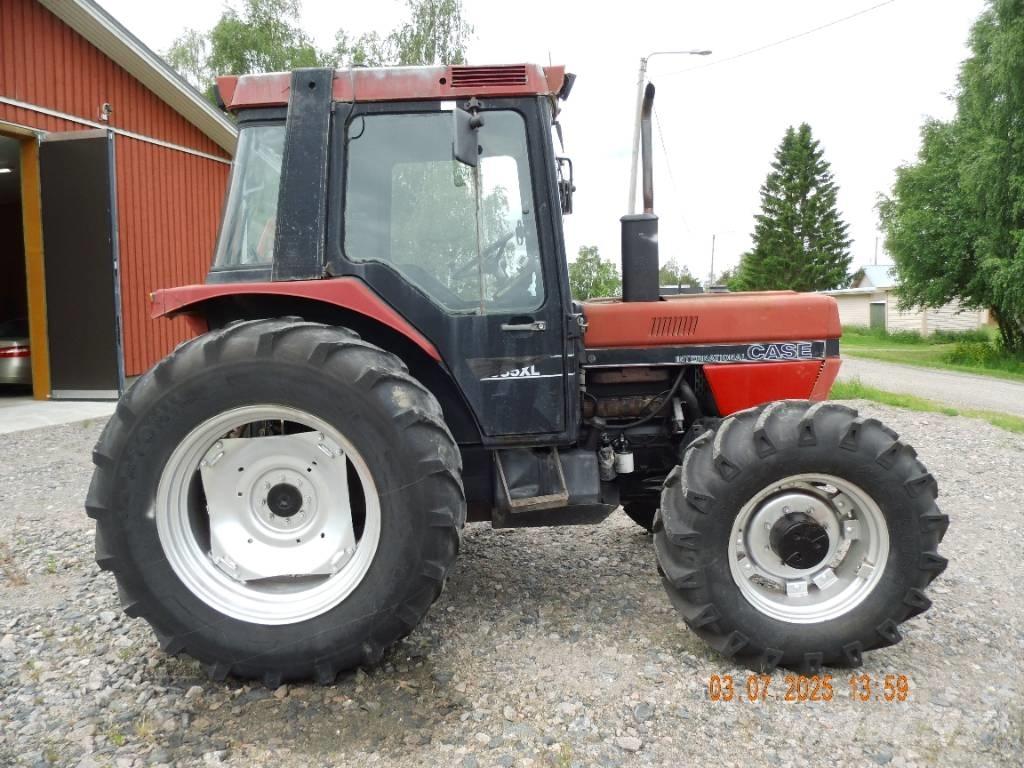 Case IH 685 XL Τρακτέρ