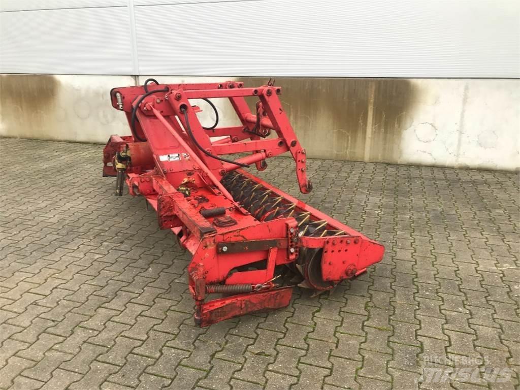Krone KES 121-3000 Σβολοκόπτες και περιστροφικά άροτρα