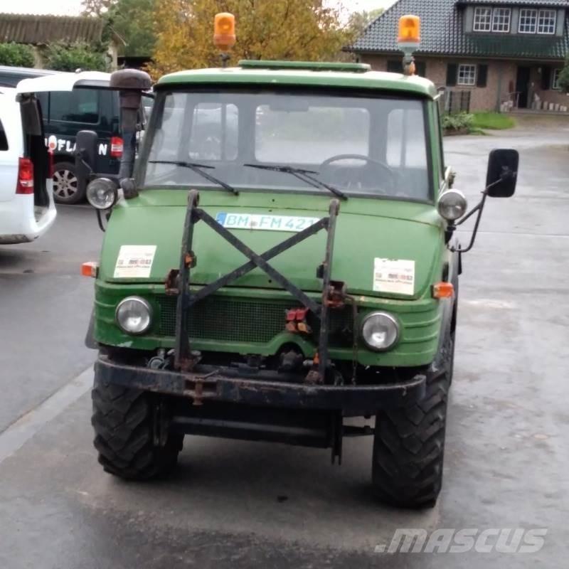 Mercedes-Benz U421 Τρακτέρ