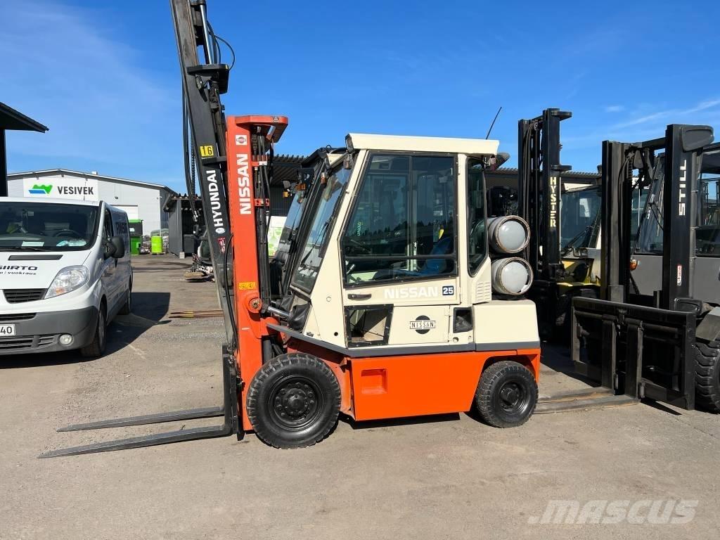 Nissan PH02A25U Περονοφόρα ανυψωτικά κλαρκ με φυσικό αέριο LPG