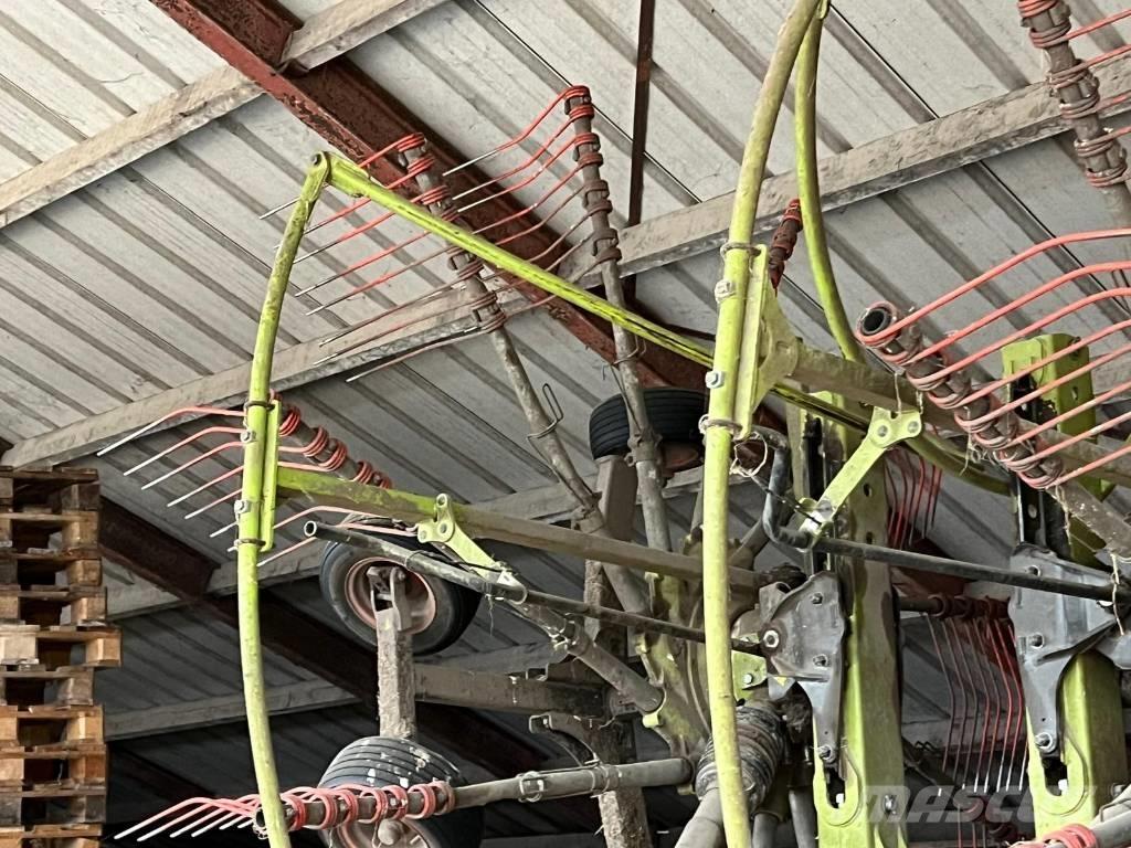 CLAAS Liner 2700 Αναμοχλευτήρες