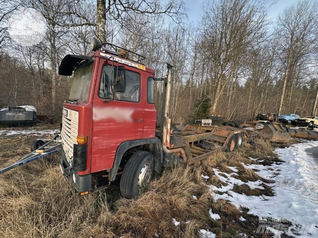 Scania T 141 Φορτηγά μεταφοράς δασικών μηχανημάτων