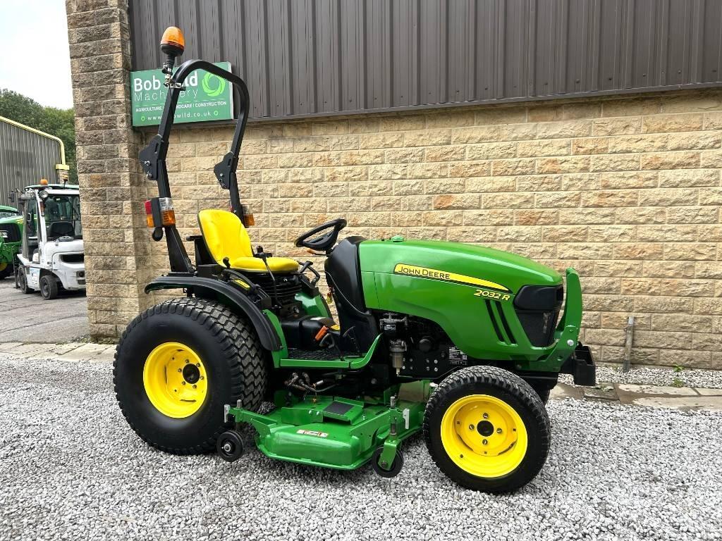 John Deere 2032R Τρακτέρ μικρών διαστάσεων