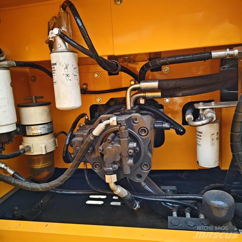 Volvo 250DL Εκσκαφείς με ερπύστριες