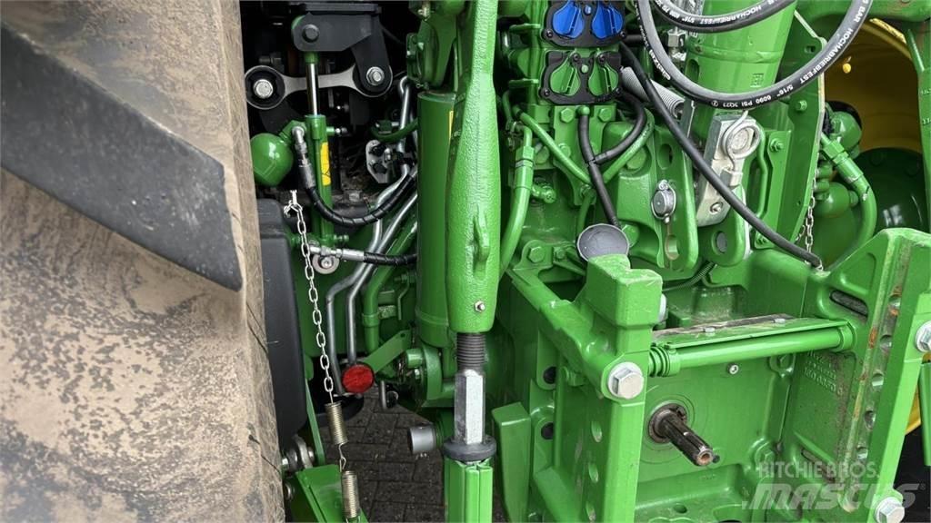 John Deere 6R215 Τρακτέρ
