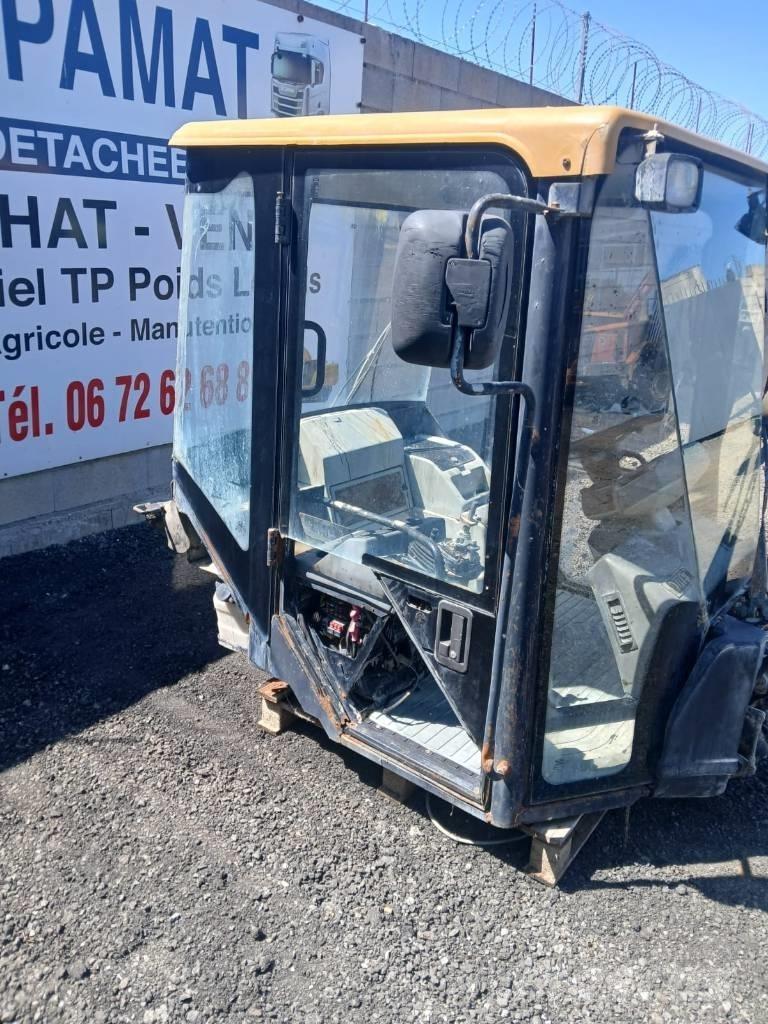 CAT 906 Καμπίνες και εσωτερικό