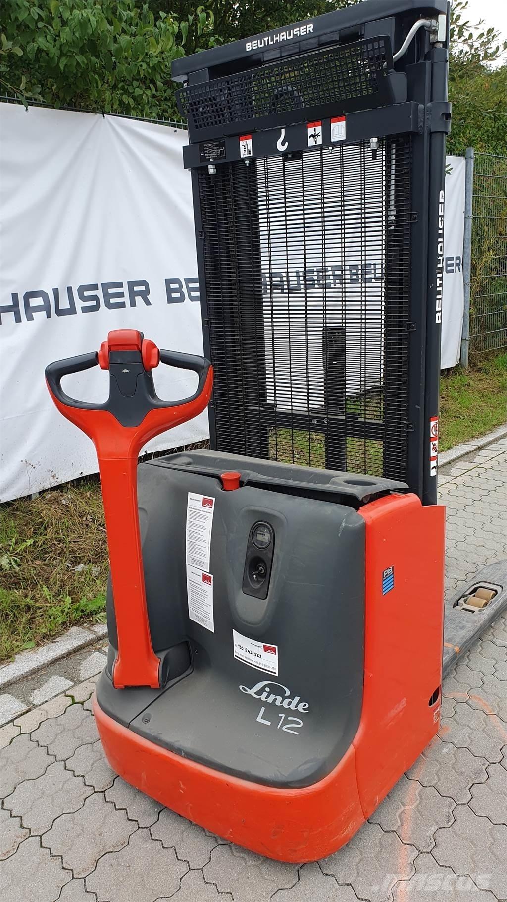 Linde L12i Παλετοφόρα πεζού χειριστή με ιστό