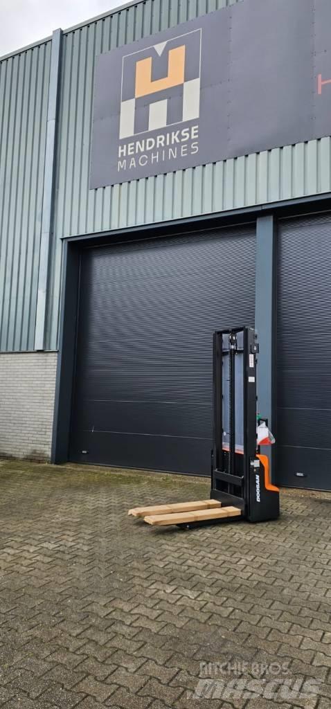 Doosan LSM 12 N Παλετοφόρα πεζού χειριστή με ιστό