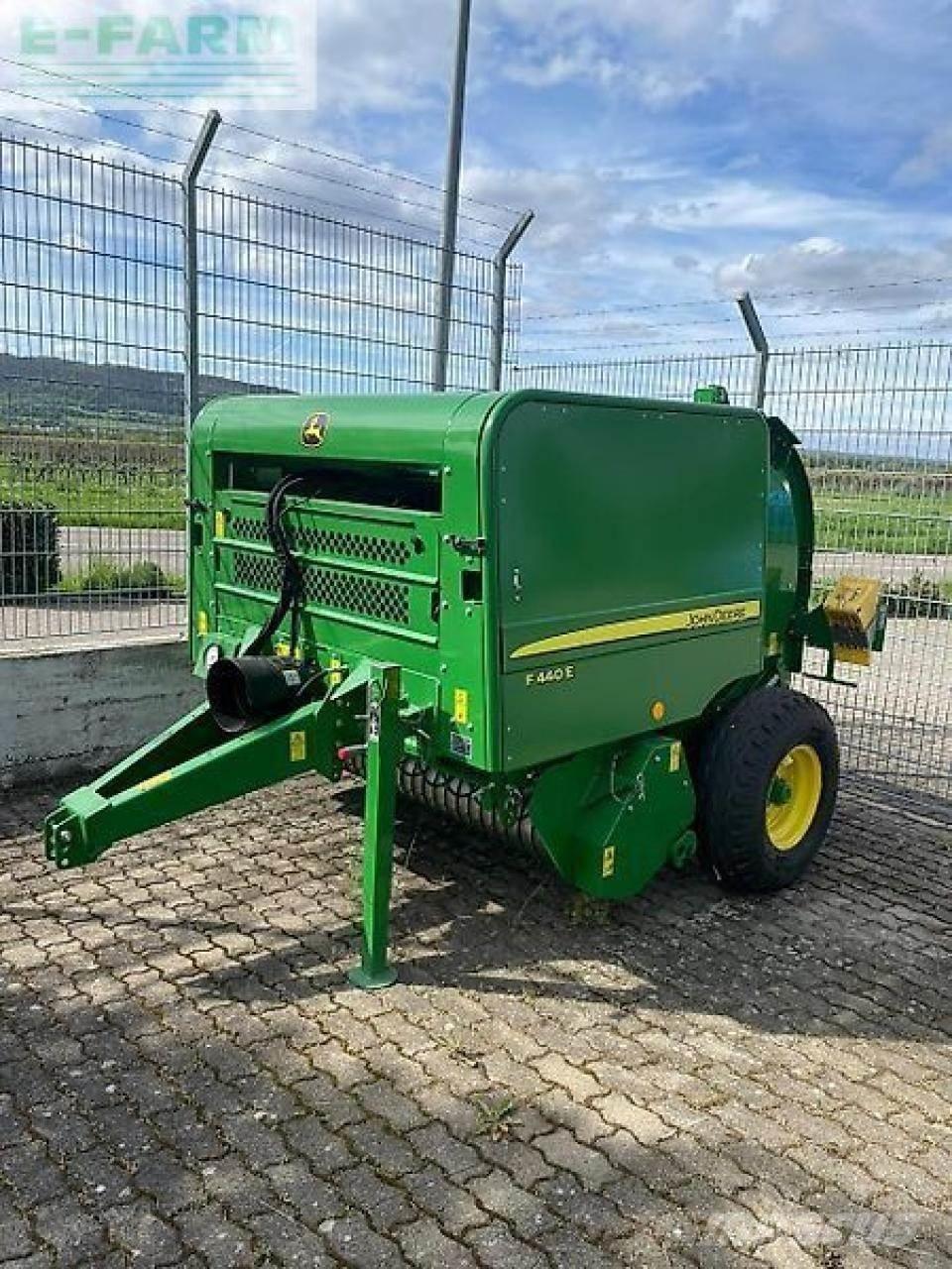 John Deere f440e Πρέσες τετράγωνων δεμάτων