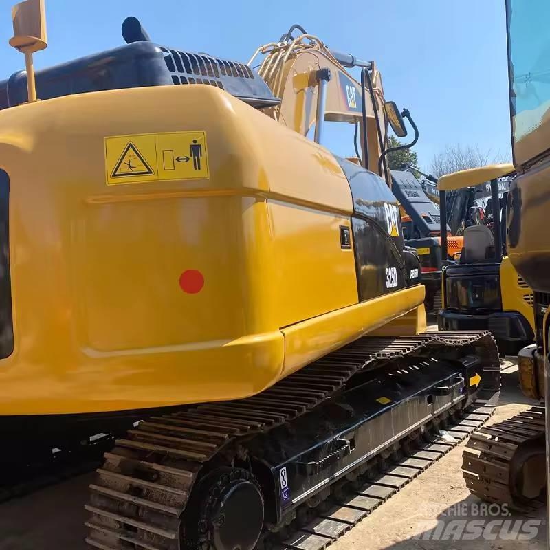 CAT 325 D Εκσκαφείς με ερπύστριες