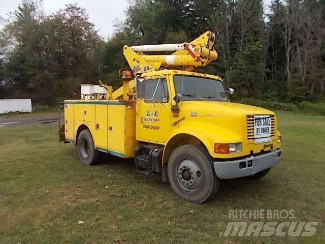 International 4900 Φορτηγά με Γερανό