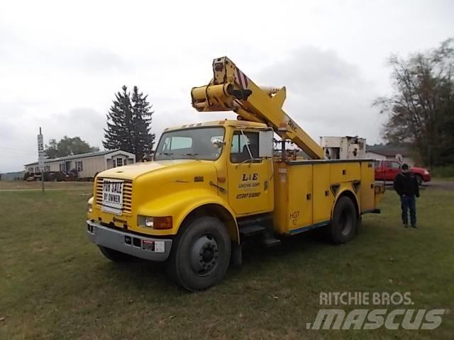 International 4900 Φορτηγά με Γερανό