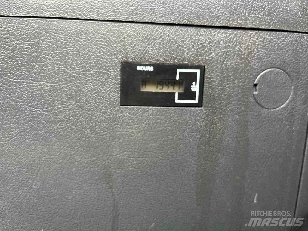 Hyundai HX 140 AL Εκσκαφείς με ερπύστριες