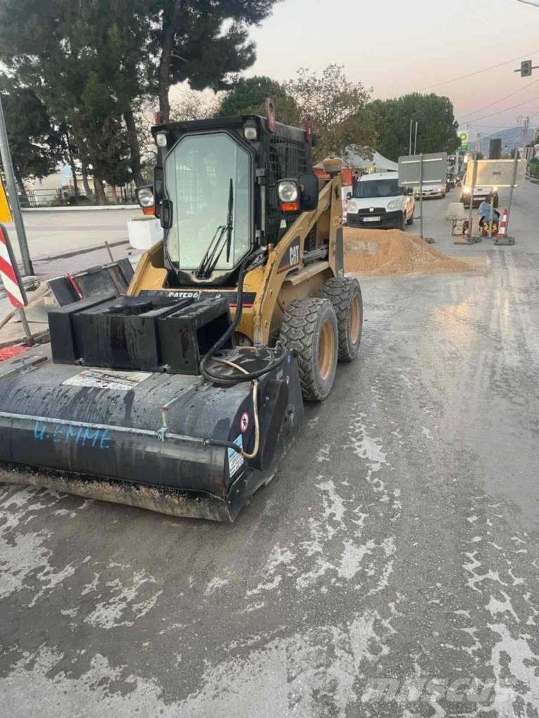 CAT 216 Φορτωτάκια