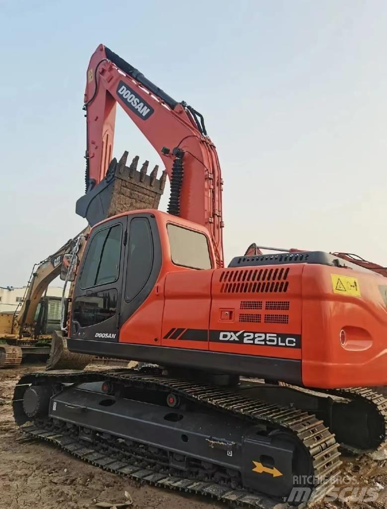 Doosan DX225 Εκσκαφείς με ερπύστριες