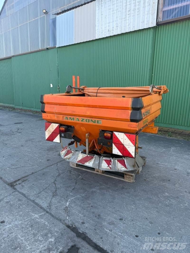 Amazone ZA XS Διαστρωτήρες άμμου και αλατιού