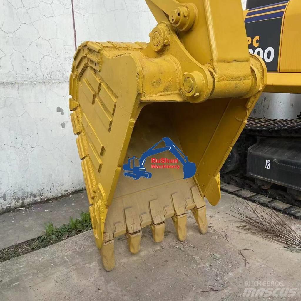 CAT 323D Εκσκαφείς με ερπύστριες