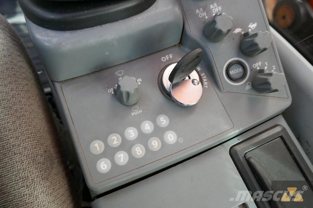 Hitachi ZX300LC-6 Εκσκαφείς με ερπύστριες