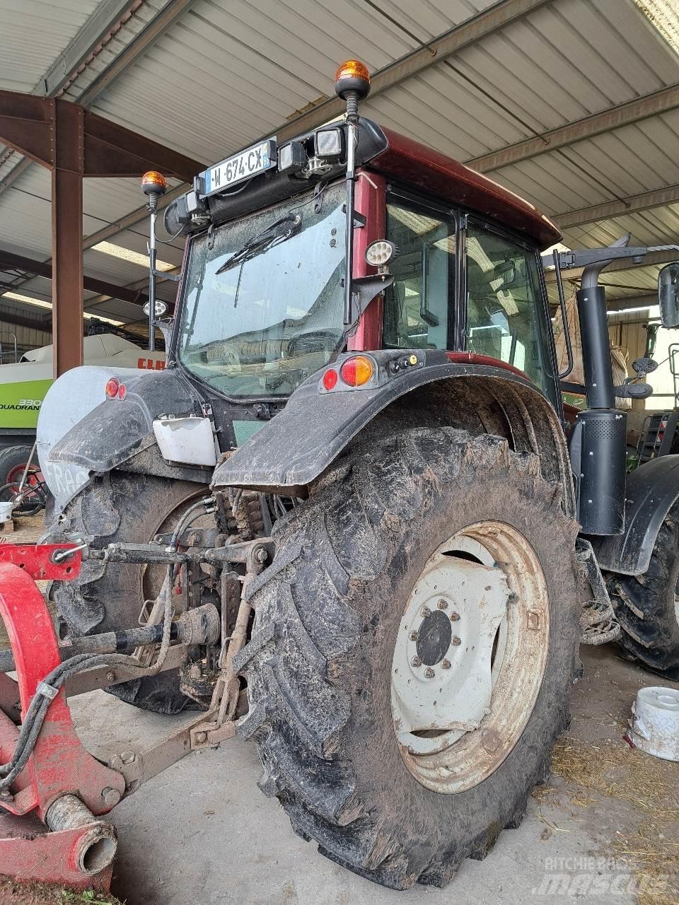Valtra N123 Τρακτέρ