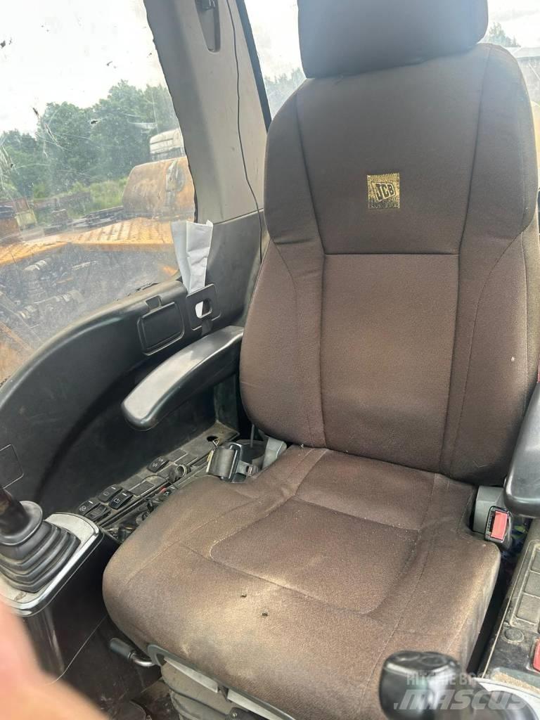 JCB JS 130 LC Εκσκαφείς με ερπύστριες