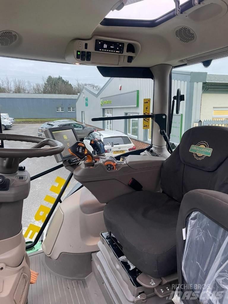John Deere 6R215 Τρακτέρ