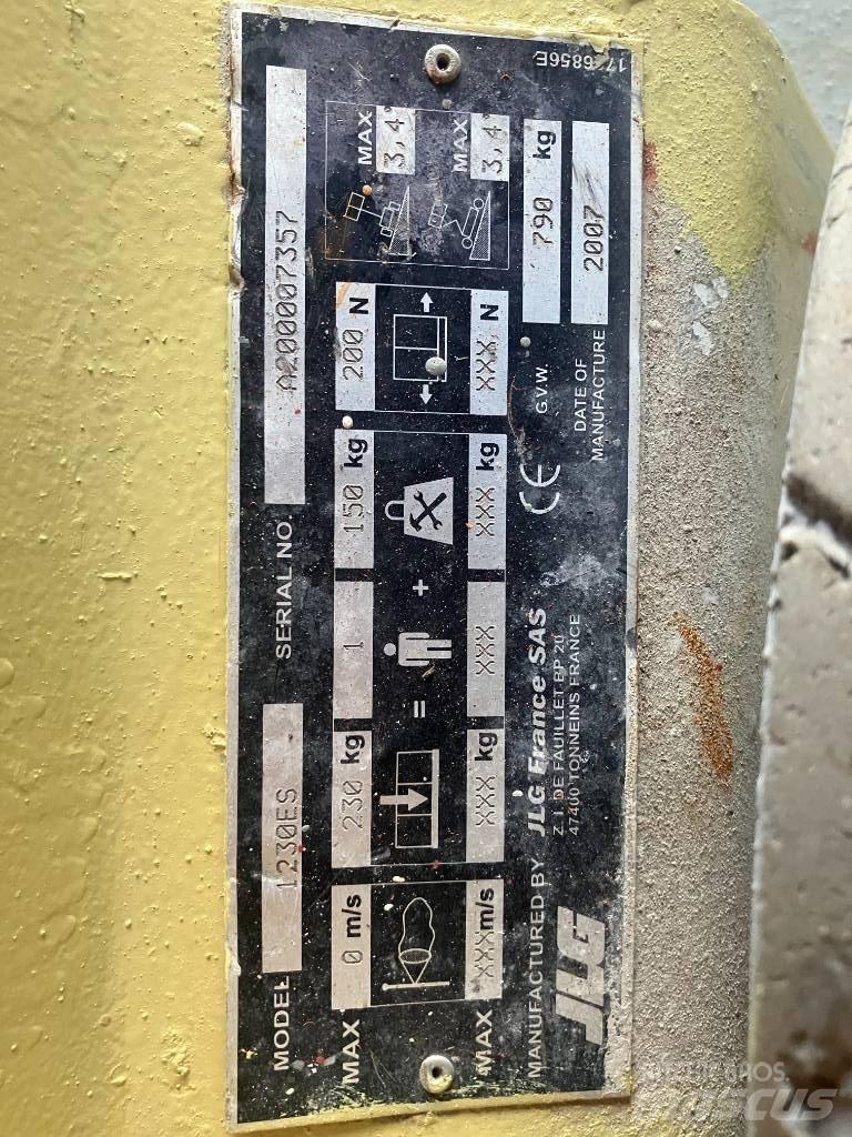 JLG 1230 ES Ανυψωτήρες με κατακόρυφους πυλώνες