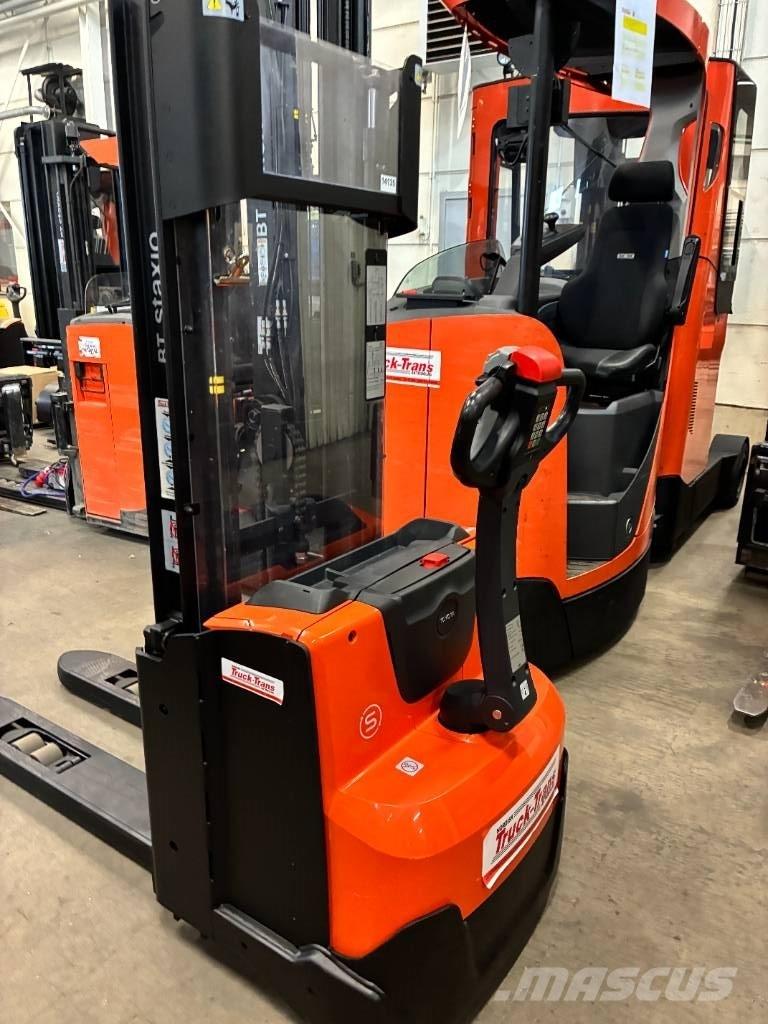 Toyota SWE140L Παλετοφόρα πεζού χειριστή με ιστό