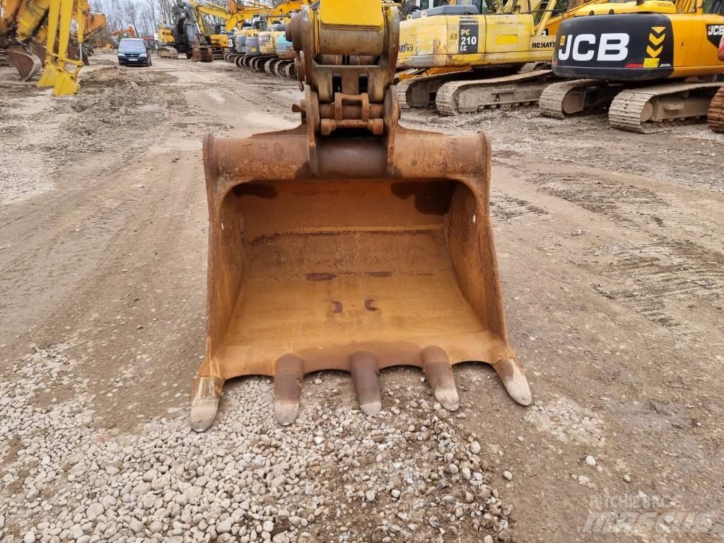 JCB JS 220 LC Εκσκαφείς με ερπύστριες