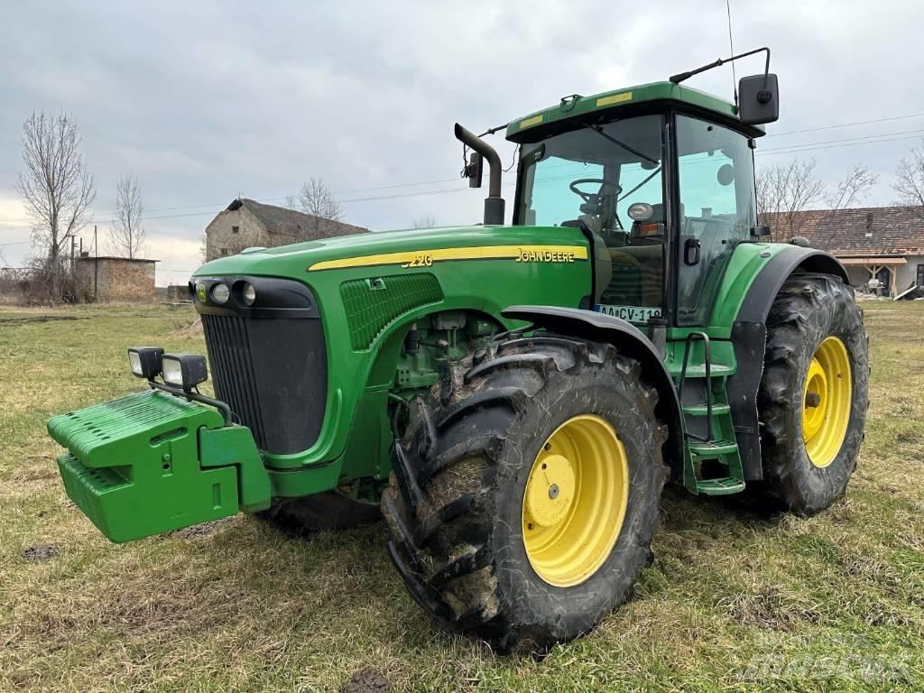 John Deere 8220 Τρακτέρ