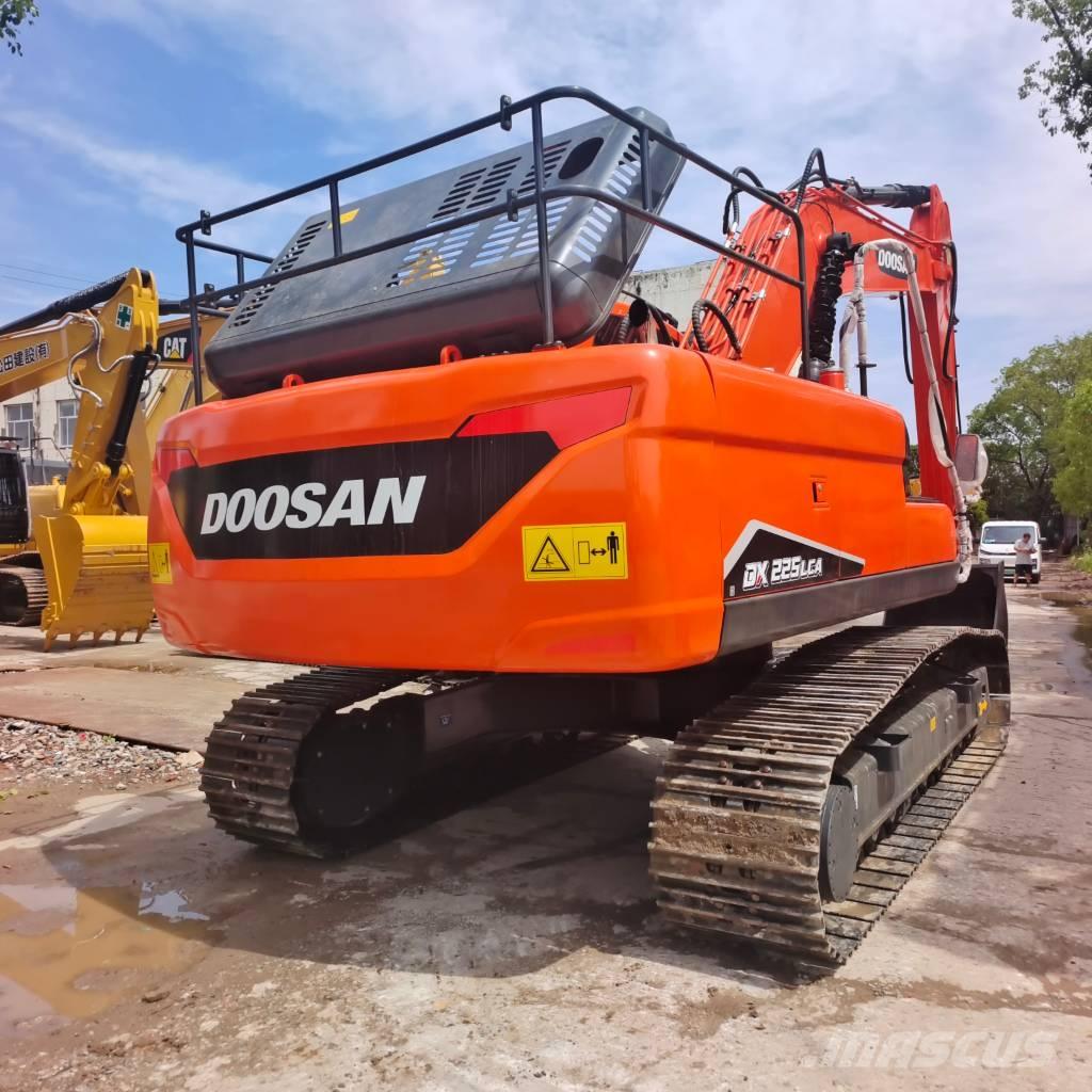 Doosan DX 225 LCA Εκσκαφείς με ερπύστριες