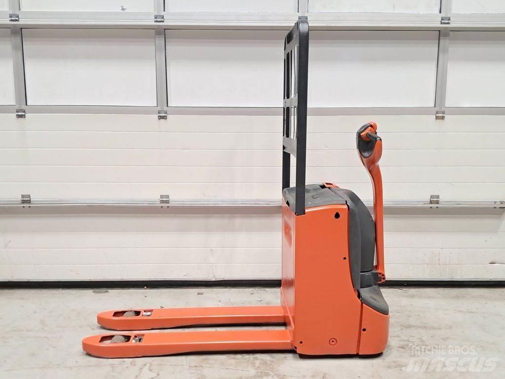 Linde T16 Χειροκίνητο περονοφόρο ανυψωτικό