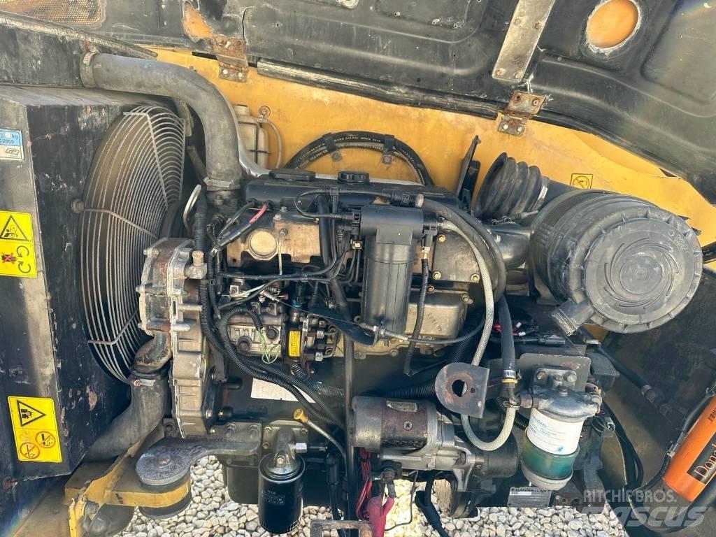 CAT TH 414 Τηλεσκοπικοί ανυψωτές