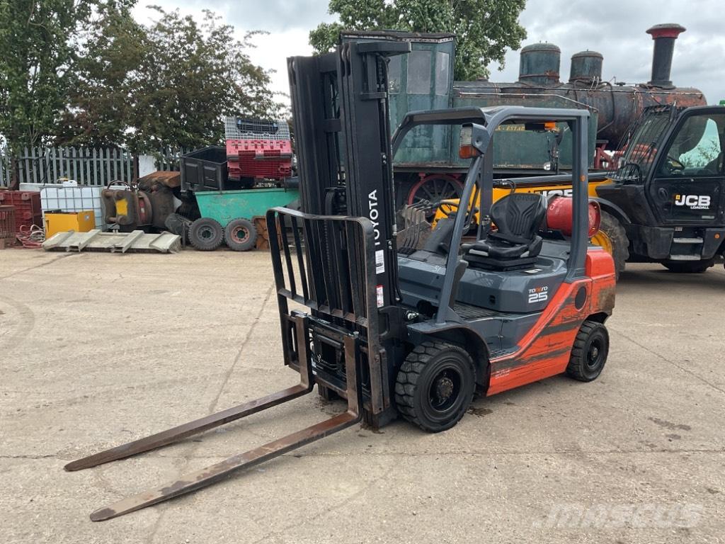 Toyota 02-FGF25 Περονοφόρα ανυψωτικά κλαρκ με φυσικό αέριο LPG