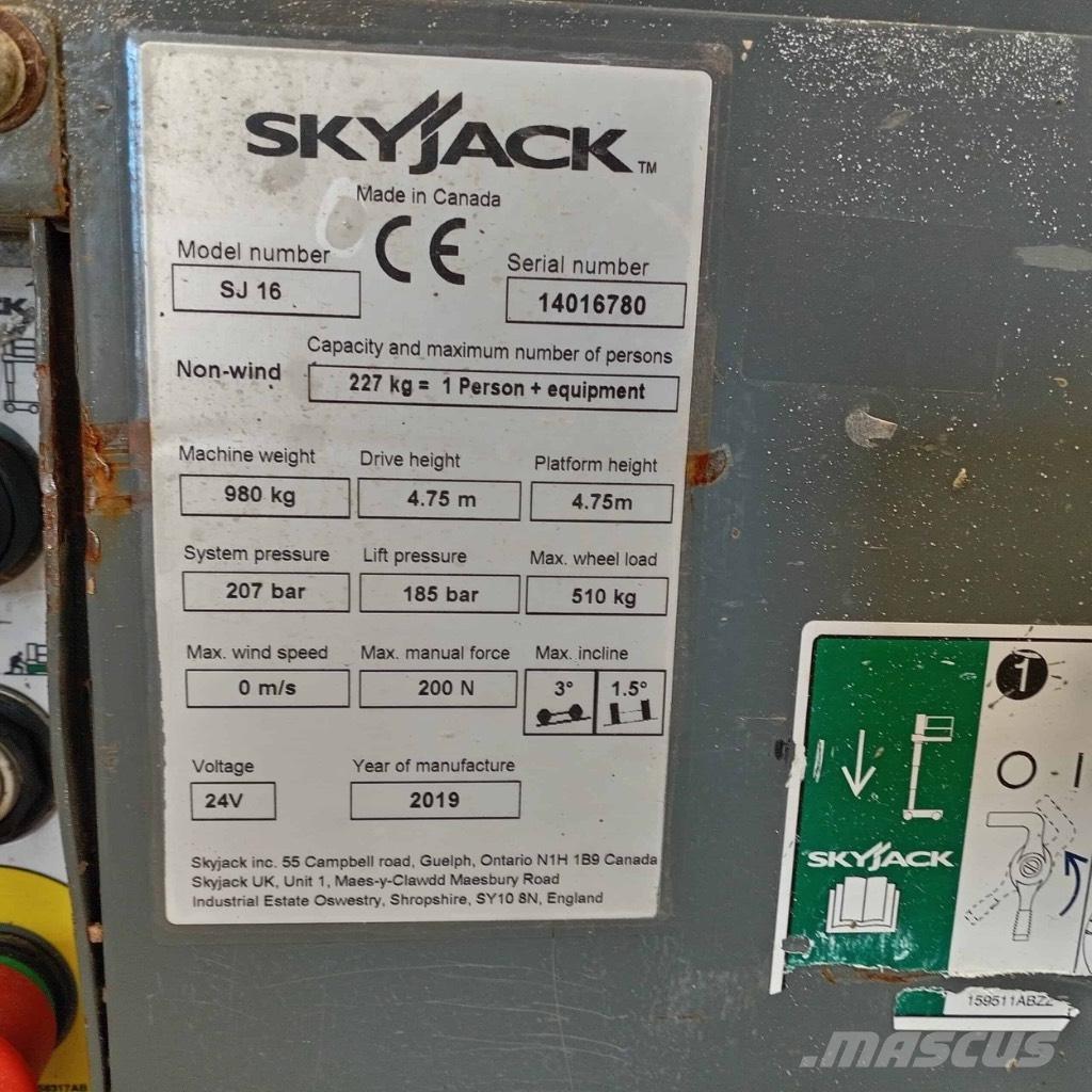 SkyJack SJ 16 Ανυψωτήρες με κατακόρυφους πυλώνες