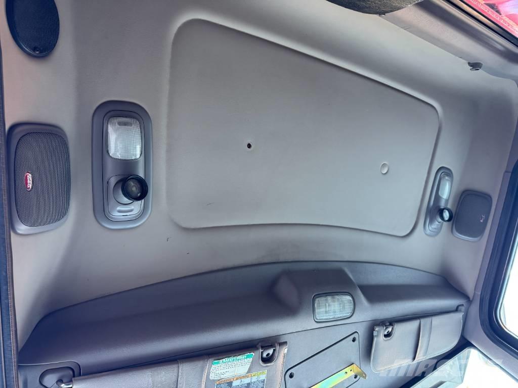 Peterbilt 388 Φορτηγά Ανατροπή