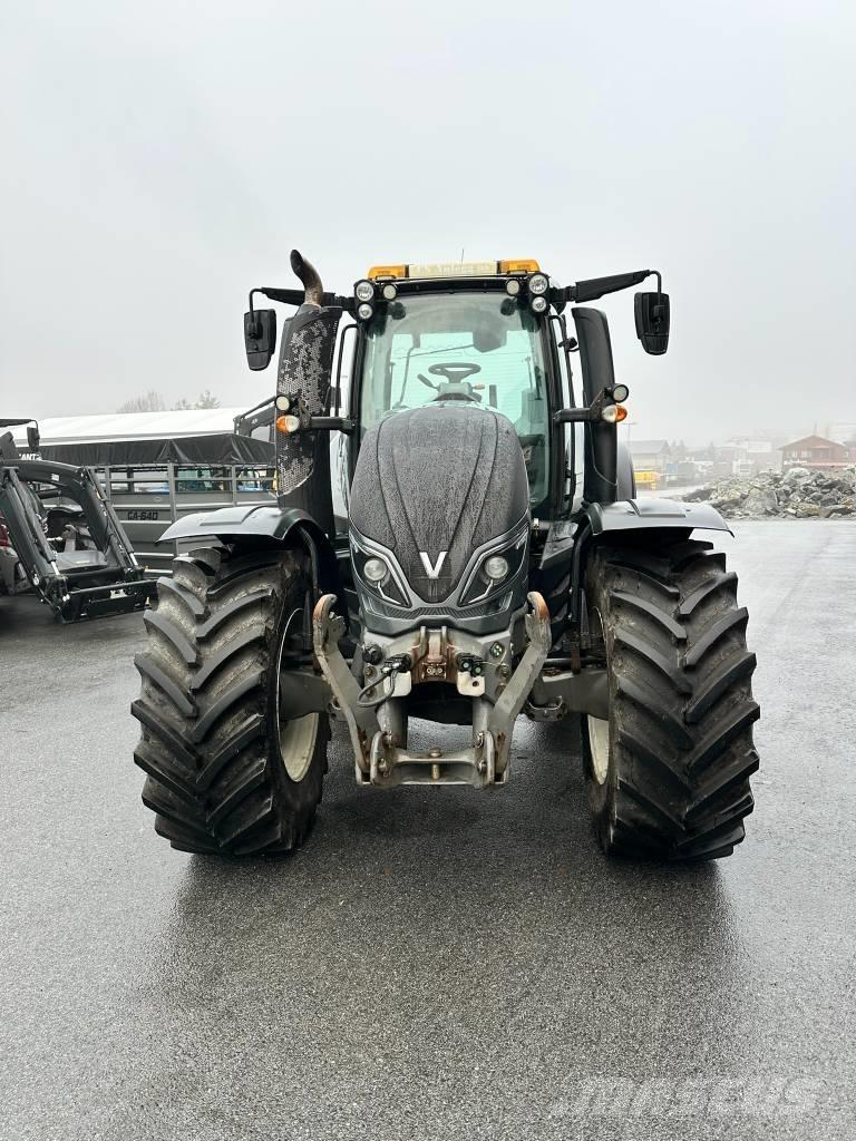 Valtra T 214 D Τρακτέρ