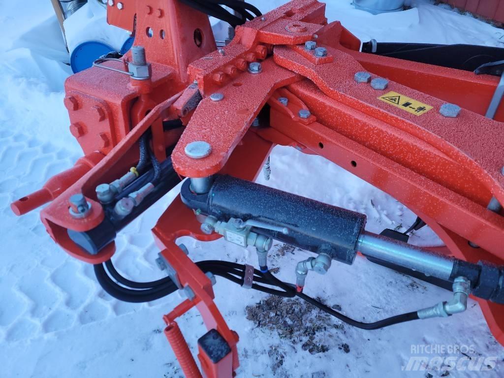 Kubota RM 3005V Αναστρεφόμενα άροτρα