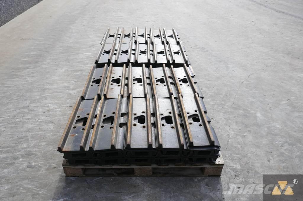 CAT 330 Trackshoes Ελαστικά και ζάντες