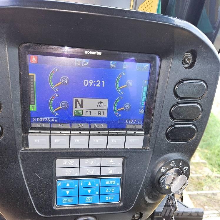 Komatsu D155AX-8 Μπουλντόζες με ερπύστριες