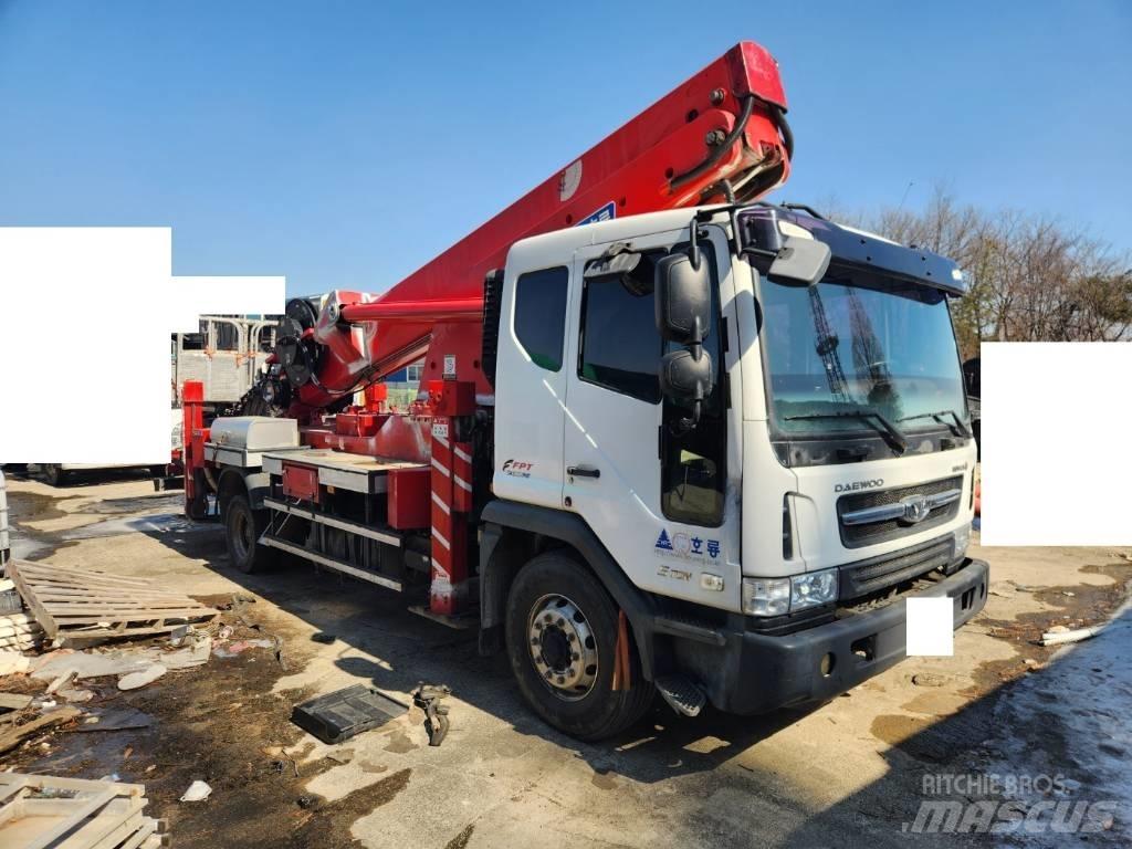 Horyong SKY450 Εναέριες πλατφόρμες τοποθετημένες σε φορτηγό