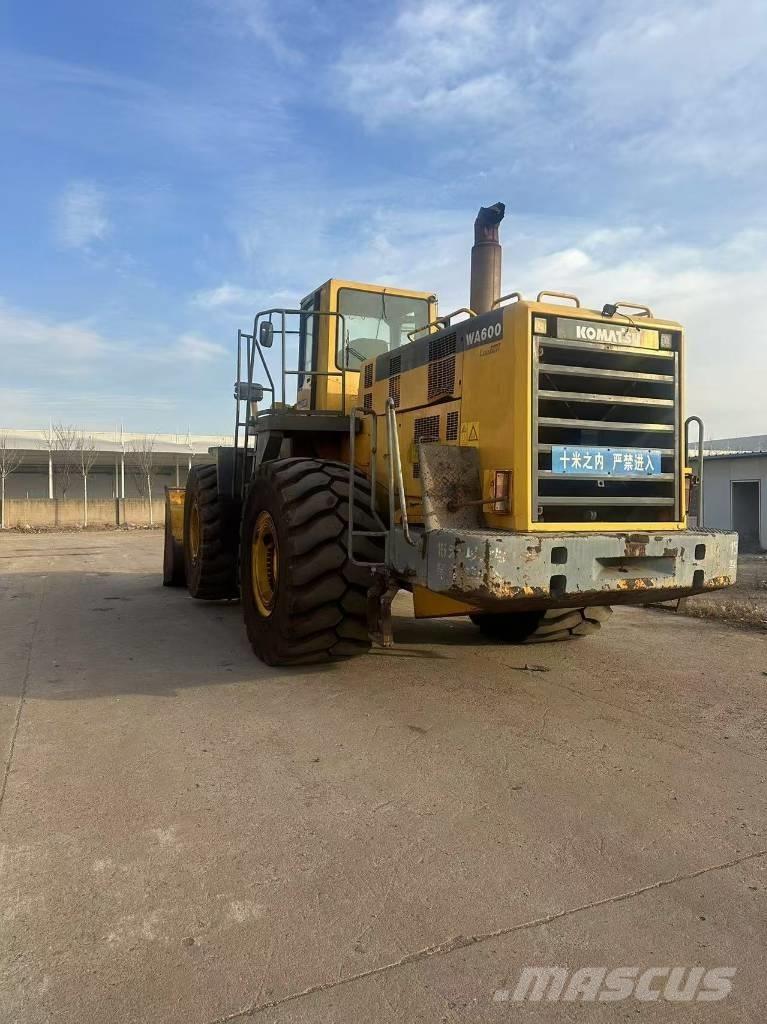 Komatsu WA 600-6 Φορτωτές με λάστιχα (Τροχοφόροι)