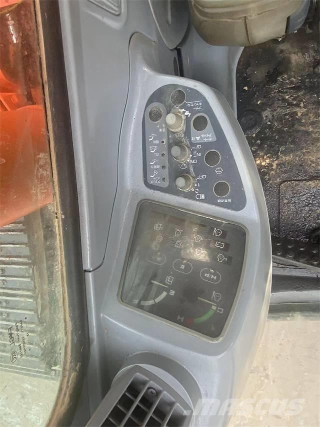 Hitachi EX120 Εκσκαφείς με ερπύστριες